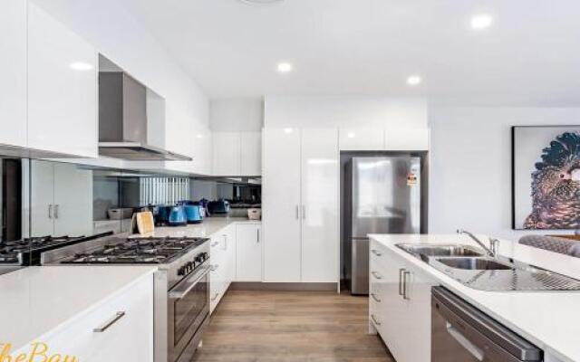 Pacific Paradise No.28 Anna Bay