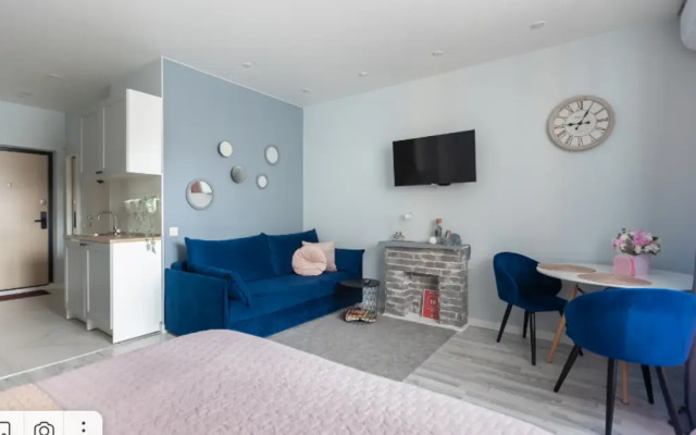 Apartmens PTS (Apartmens PTS) on 2A Kadomtseva Street