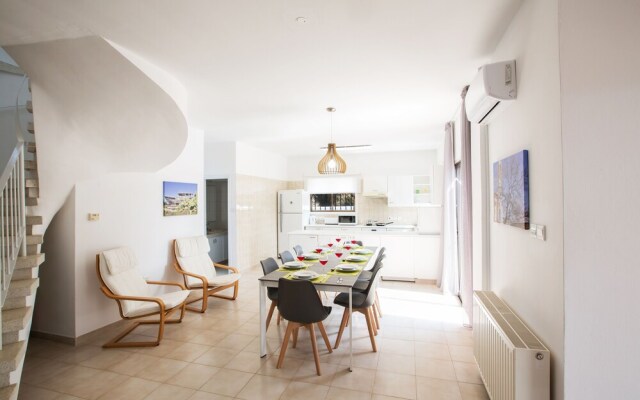 Villa Rosie, Modern 4bdr Ayia Napa Villa With Pool