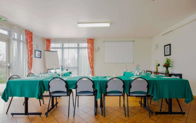 Holiday Inn Calais-Coquelles by IHG