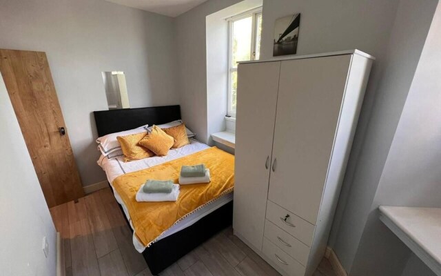 Impeccable 2-bed Apartment by Cardiff City Centre