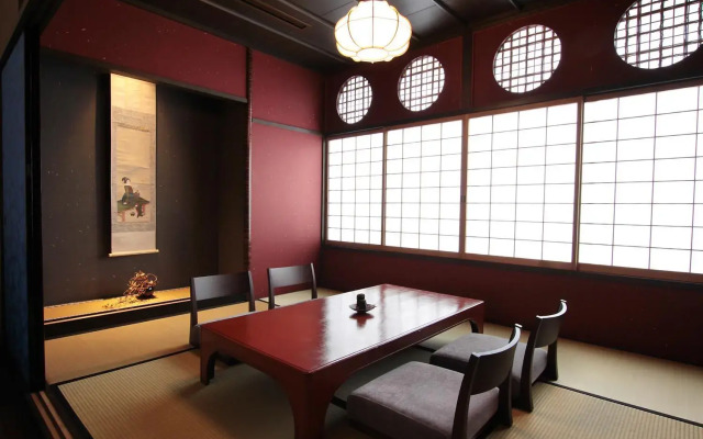 Kizashi The Suite