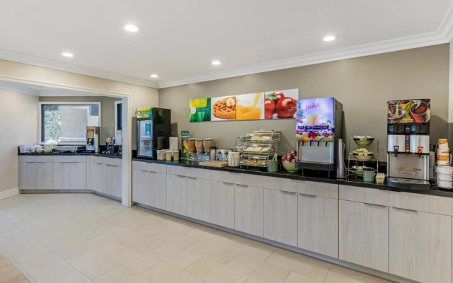 Quality Inn & Suites Anaheim Maingate