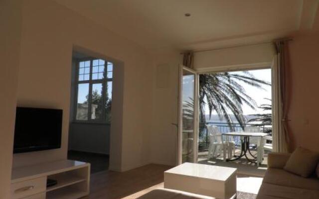 Apartments Tri Palme