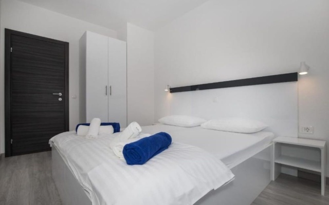 Apartments Jakov