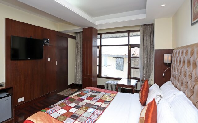 OYO 2366 Hotel Vaydantaa