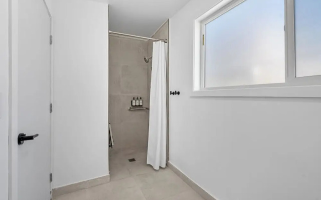 Aliza Hotel