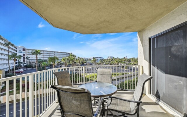 Inlet Reef 217 2 Bedroom Condo by RedAwning