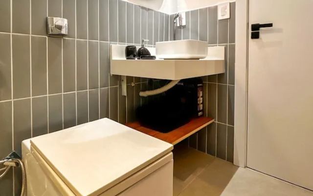 Timo Apto 350m da Praia de Copacabana RJ