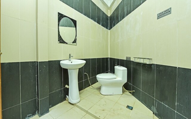 OYO 90441 Cz Traveler's Hotel