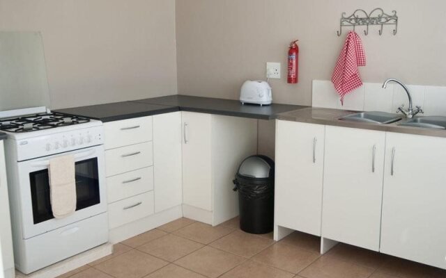 Sneezewood Farm Bed&Breakfast and Self-Catering Cottage