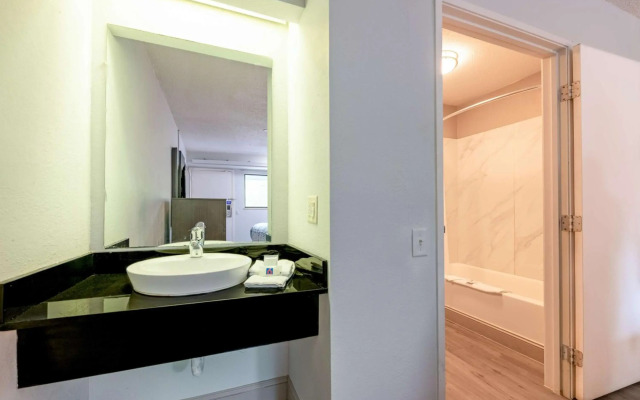 Motel 6 Charlotte, NC - Coliseum