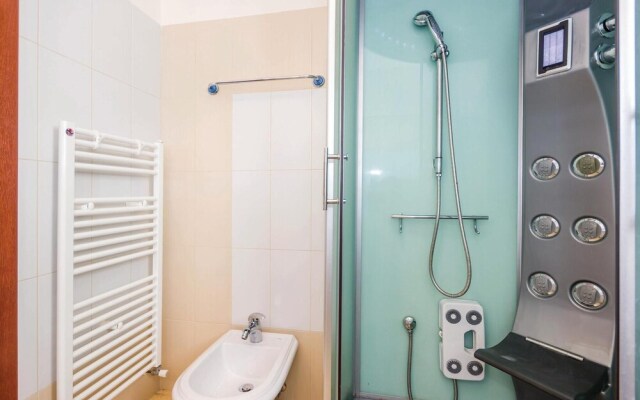 Beautiful Home in Icici With Wifi and 3 Bedrooms