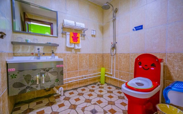 Yinyun Parent-Child Theme Inn Shandianhu