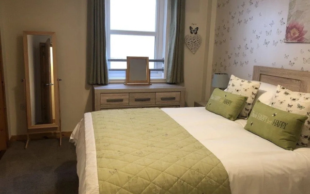 La Scala Inverness City Apartment