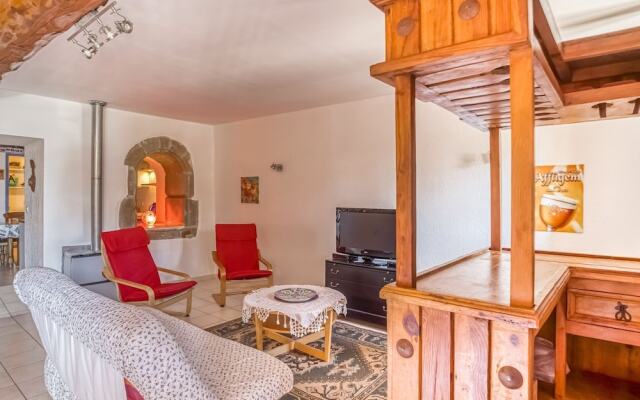 Quiant Holiday Home in Azille With Terrace