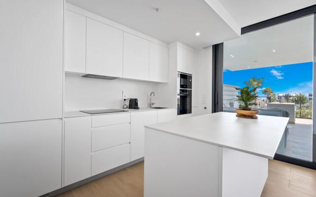 Levi in Fuengirola with 2 bedrooms and 2 bathrooms