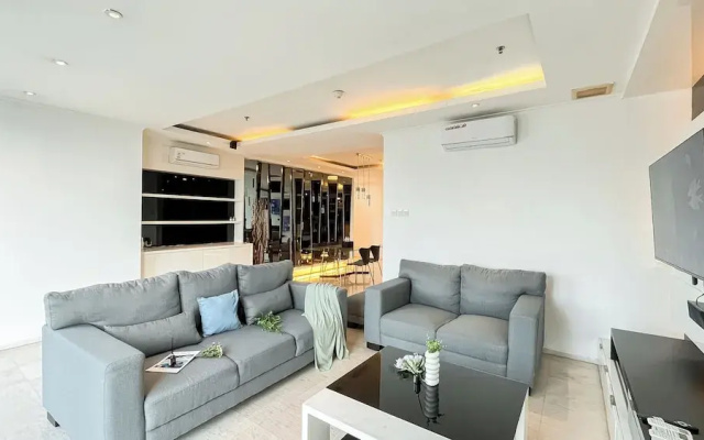 Spacious Luxury 2Br Apartment With Extra Room At Fx Residence