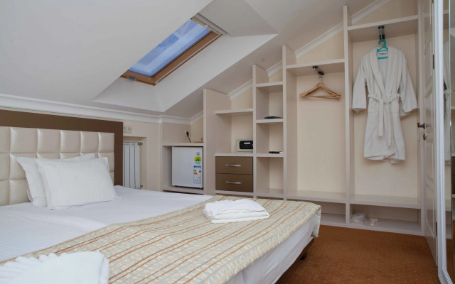 Мини-отель «Седьмое небо», ул. Евгения Коновальца