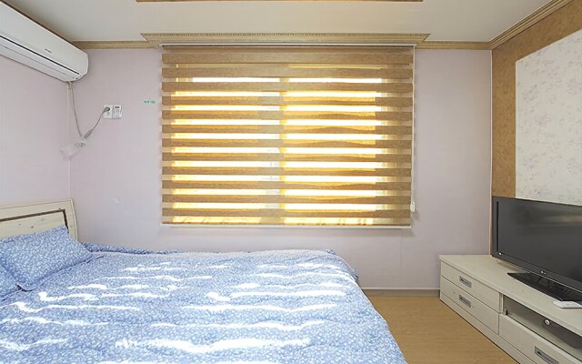 Daecheon Mama Pension