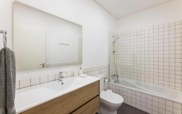 Linden Tree House A and B