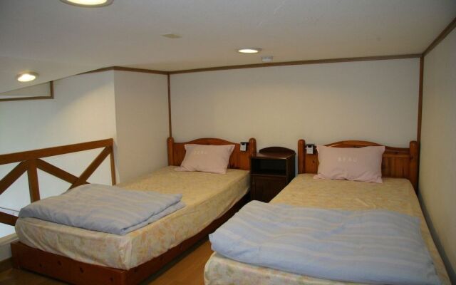 Youth Guest House ATOMA - Hostel