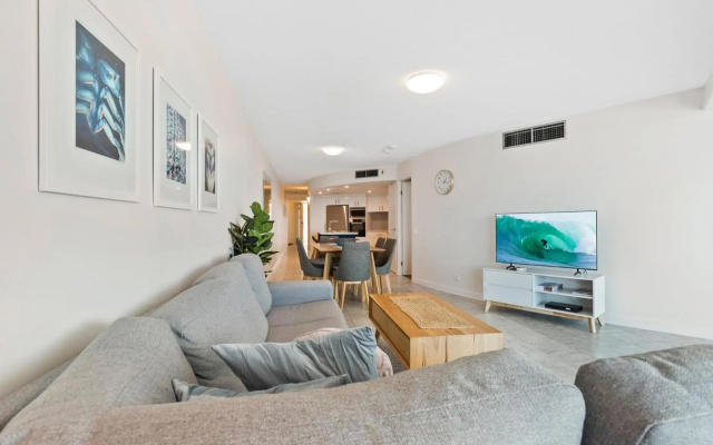 Sirocco 906 by G1 Holidays - Two Bedroom Beachfront Apartment in Sirocco Resort – Guest Rooms – Mooloolaba
