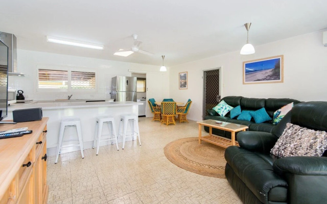 Lowset Sweetie, Central to Everything - Partridge St, Bongaree