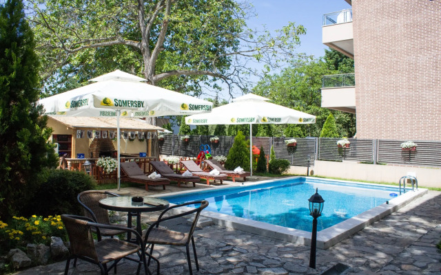 Villa Mystique