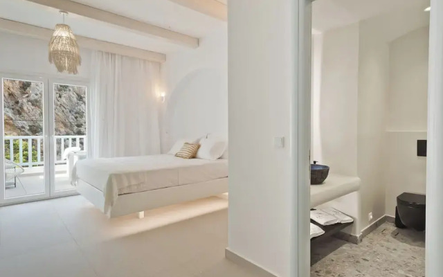 Enilion Luxury Suites