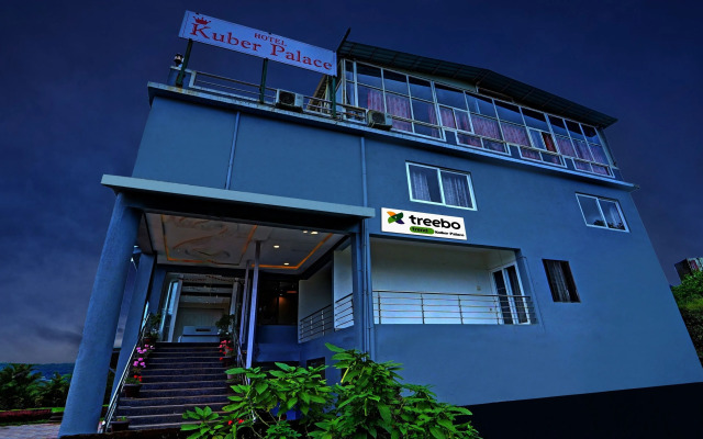 Treebo Kuber Palace With a Swimming Pool