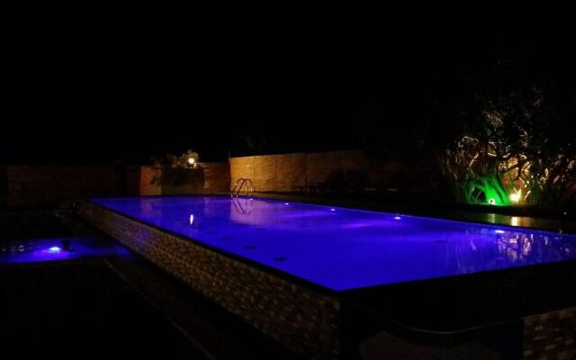 Roshanne Beach Resort