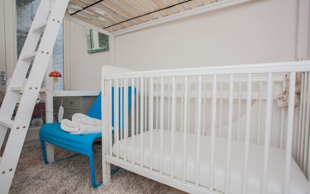 2 Bedroom Flat Near Portobello With Garden