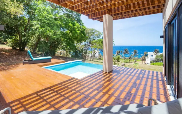 West Bay Breeze 3 Bedroom Home by RedAwning