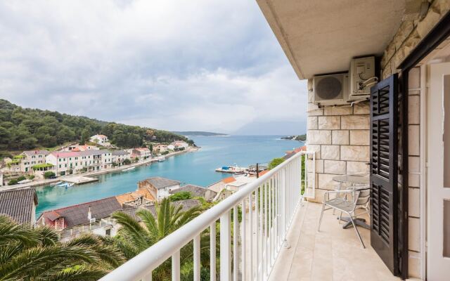 Apartments Marija Brac