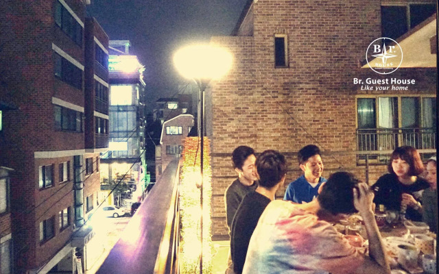 Br. Guesthouse Hongdae