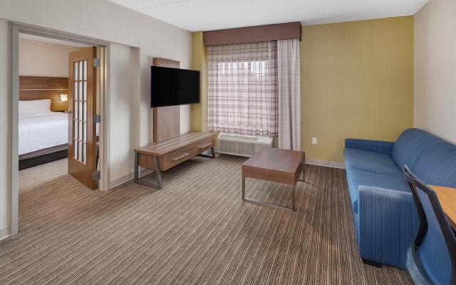 Holiday Inn Express Hotel & Suites Providence-Woonsocket, an IHG Hotel