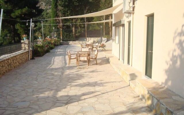 Estate Dafnopanagia Luxury Apartment