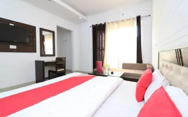 Hotel Amarji Palace By OYO Rooms