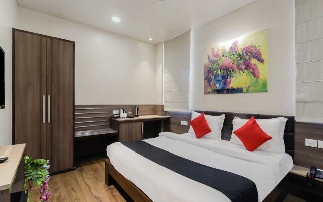 Capital O 17305 Hotel Fleur