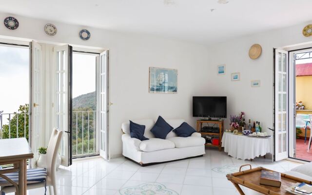 Simple Apartment in Massa Lubrense With Terrace