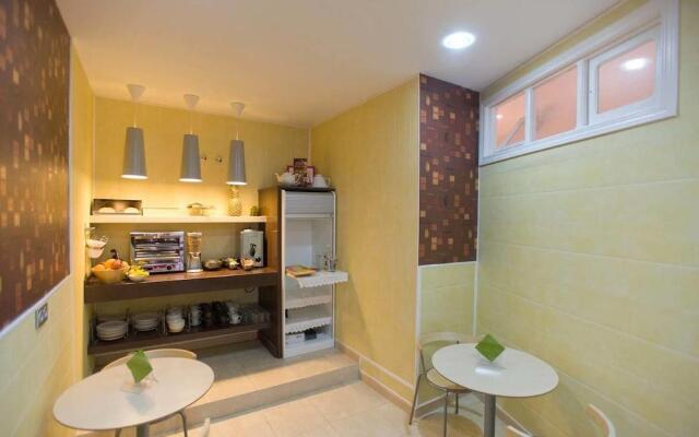 Hospederia Almundo by Alexandra Realty