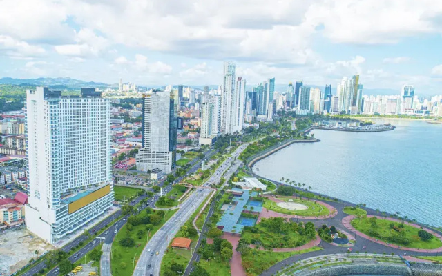 Apartments at The Sands – Ocean View Panama City