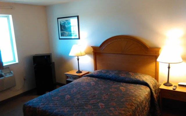 Urbana Inn & Suites