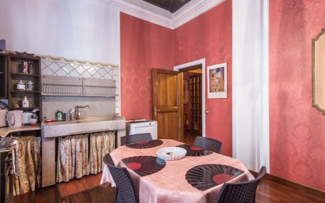 RSH Spanish Steps Luxury Apartment