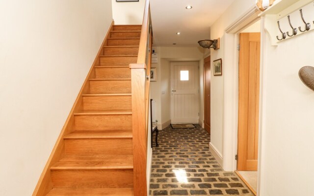 Cross Cottage