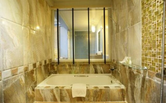 Phet Hotel