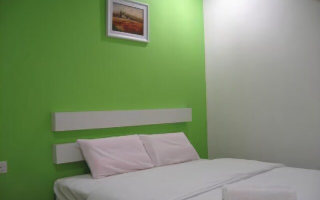 OYO 162 FB Hotel