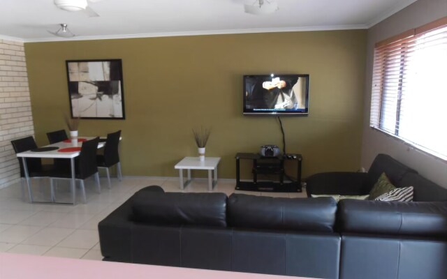 Beachside Court Holiday Apartments