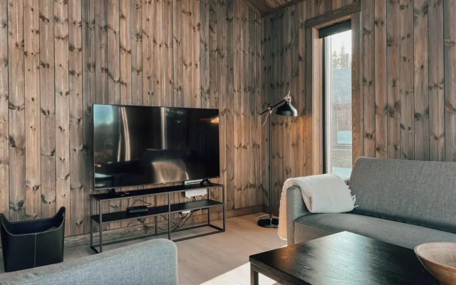 Modern Mountain Cabin - Outdoor Hot Tub - 8 Beds